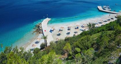 COZY SUITE Two bedroom apartments in the gated community with private beach