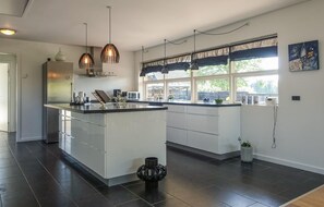 Réfrigérateur, plaque de cuisson, lave-vaisselle