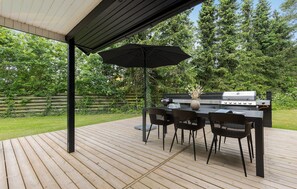 Outdoor dining - 3 bedroom cozy home in Nexø (Nexø)