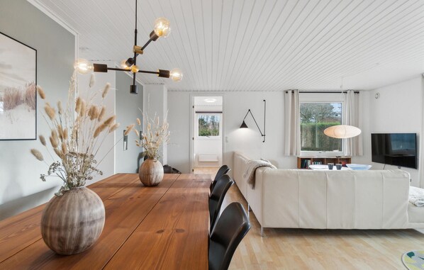 Televisión, chimenea