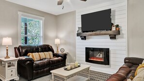 Smart TV, fireplace