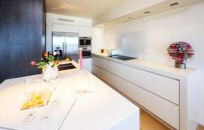 Fridge, stovetop, dishwasher, coffee/tea maker - Res. Vent de Sable ref.: 115 (Oostende)