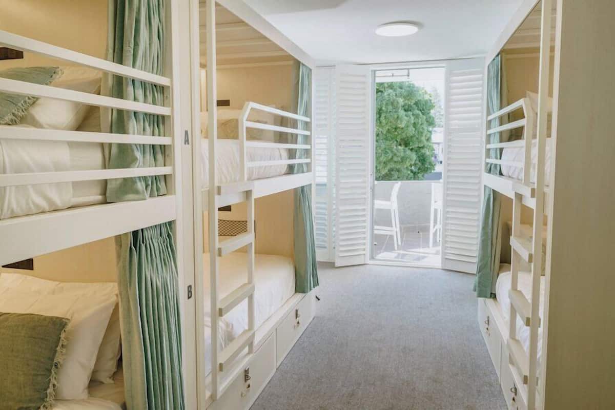 Drifter Bunkhouse Superior 6 Person - Ensuite | 무료 WiFi, 침대 시트