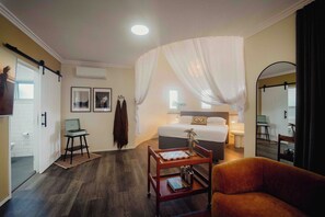 Private King Penthouse Suite | Free WiFi, bed sheets - Drifter Byron Bay (Byron Bay)