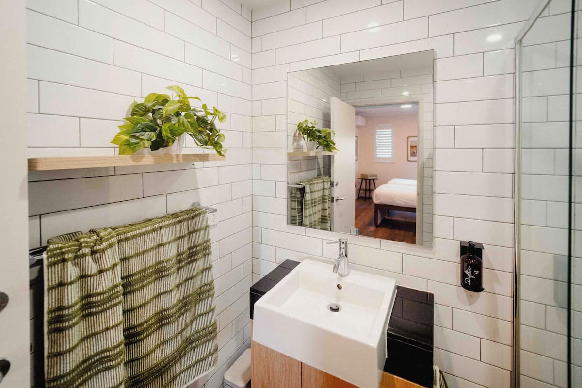 private twin ensuite room | bathroom