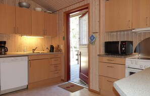 Kjøleskap, kokeplater og oppvaskmaskin