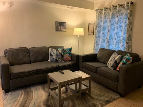 Suite 6, Sleep 4, Walk to Attractions in Uptown