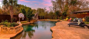 North Austin Oasis near Domain  20 min to Downtown