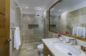 6 bedrooms, Internet - Casa de Campo Villa for Wedding or Private Events Superb Villa With Huge Lawn Pool Jacuzzi Golf Cart Chef Butler Maid (La Romana)