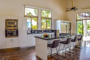 6 Schlafzimmer, Internetzugang