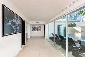 8 bedrooms, Internet