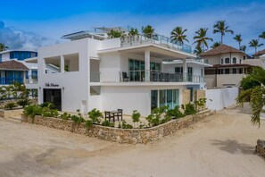 8 bedrooms, Internet - Villa Pandora Luxury Beachfront Villa in Los Corales Bavaro (Punta Cana)