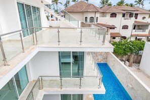 8 bedrooms, Internet