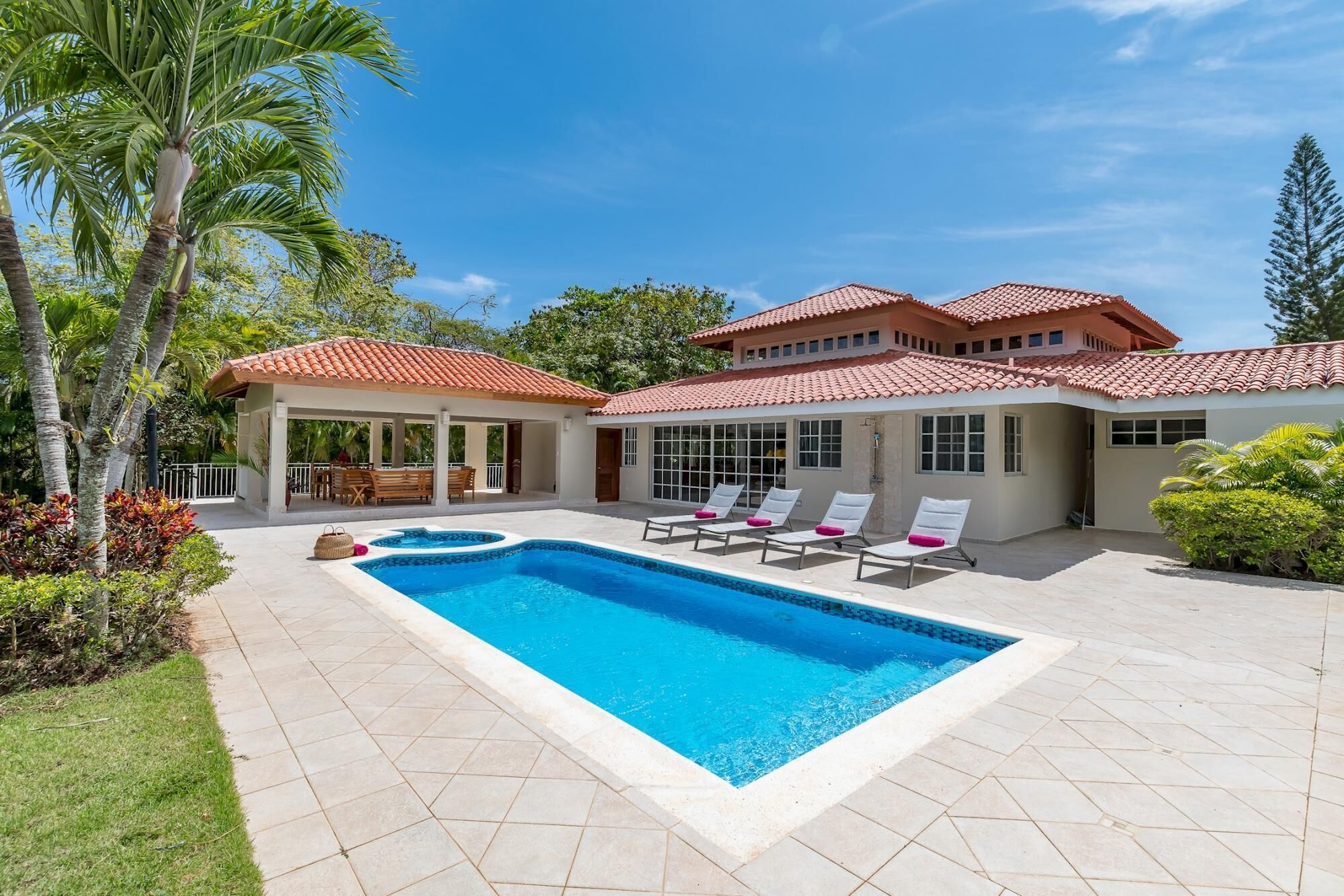Casa de Campo Villa for Rent in Caribbean Style - With Pool Jacuzzi and Volleyball net