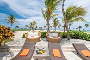 4 bedrooms, WiFi - Spectacular 7 500 sq ft Villa in Cap Cana for Rent Access to Eden Roc Beach Club Pool Chef Butler Maid (Punta Cana)