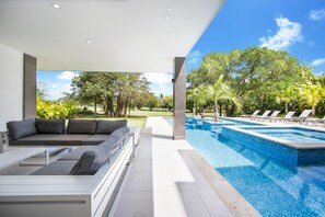 6 bedrooms, WiFi - Villa Palma for Rent in Punta Cana - Ultra Modern Villa With Chef Maid (Punta Cana)