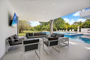 6 bedrooms, WiFi - Villa Palma for Rent in Punta Cana - Ultra Modern Villa With Chef Maid (Punta Cana)