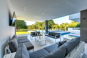 6 bedrooms, WiFi - Villa Palma for Rent in Punta Cana - Ultra Modern Villa With Chef Maid (Punta Cana)