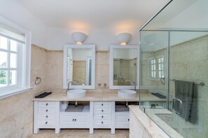 6 bedrooms, WiFi - Luxury 2 Levels Villa for Rent at Puntacana Resort Club - Chef Butler Maid Pool (Punta Cana)