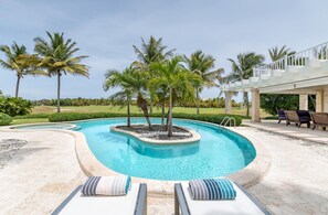6 bedrooms, WiFi - Luxury 2 Levels Villa for Rent at Puntacana Resort Club - Chef Butler Maid Pool (Punta Cana)