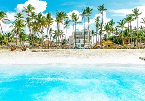 3 bedrooms - Ocean View Apartment With 3 BDR at B Varo Beach (Punta Cana)
