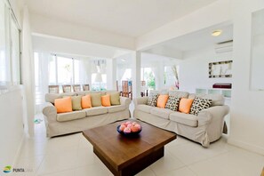 3 bedrooms - Ocean View Apartment With 3 BDR at B Varo Beach (Punta Cana)