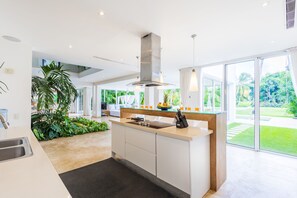 Villa, fumatori | 5 camere