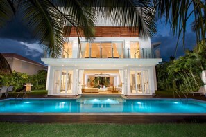 Villa, fumatori | 5 camere