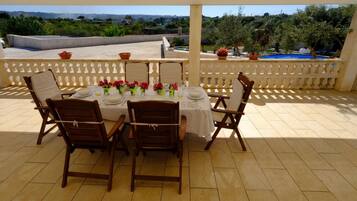 Villa | 5 bedrooms, WiFi