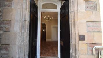 อพาร์ทเมนท์, พร้อมสิ่งอำนวยความสะดวกสำหรับผู้พิการ | Wi-Fi