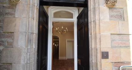 Rosedene Highland House - Emperor Apartment 1