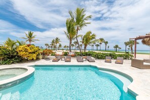 9 bedrooms, WiFi - Two Ocean View Caleton Villas in Cap Cana - Up to 16 People With Pool Jacuzzi Chef Butler Maid (Punta Cana)