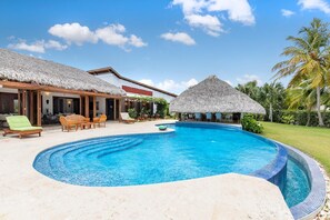 6 bedrooms, WiFi