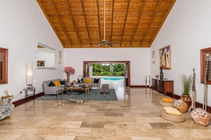 6 bedrooms, WiFi - Casa de Campo Villa Luxurious Property up to 12 People With Pool Jacuzzi BBQ Golf (La Romana)