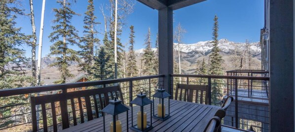 Condo, 3 phòng ngủ | Ban công