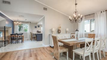 Rumah, 6 kamar tidur | Tempat makan