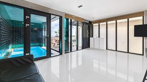 1 개의 침실, 무료 WiFi