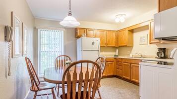 Room, 1 King Bed with Sofa bed, Hot Tub | Private kitchen | Fridge, microwave, oven, stovetop