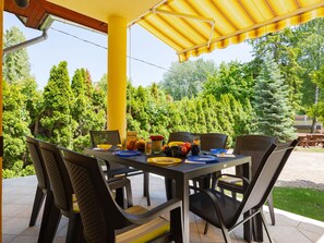 Outdoor dining - Apartment Jókai by Interhome (Balatonszarszo)
