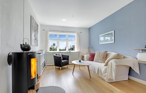 TV, fireplace - 2 bedroom stunning home in Rønne (Rønne)