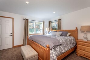 3 室のベッドルーム、アイロン / アイロン台、WiFi (無料)、ベッドシーツ