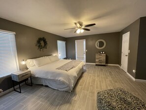 4 soverom, strykejern/-brett, reiseseng for barn og wi-fi (inkludert)