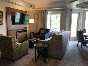 Smart TV, libri, videoteca