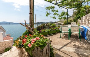 Outdoor dining - Cozy apartment in Klek with WiFi (Klek)