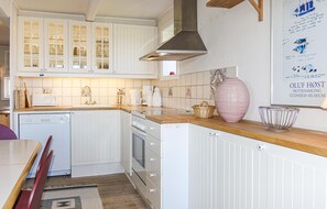 Fridge, stovetop, dishwasher, cookware/dishes/utensils
