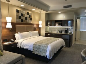 1 bedroom, desk, free WiFi, bed sheets