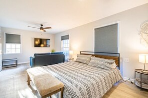 4 habitaciones, escritorio, tabla de planchar con plancha y wifi