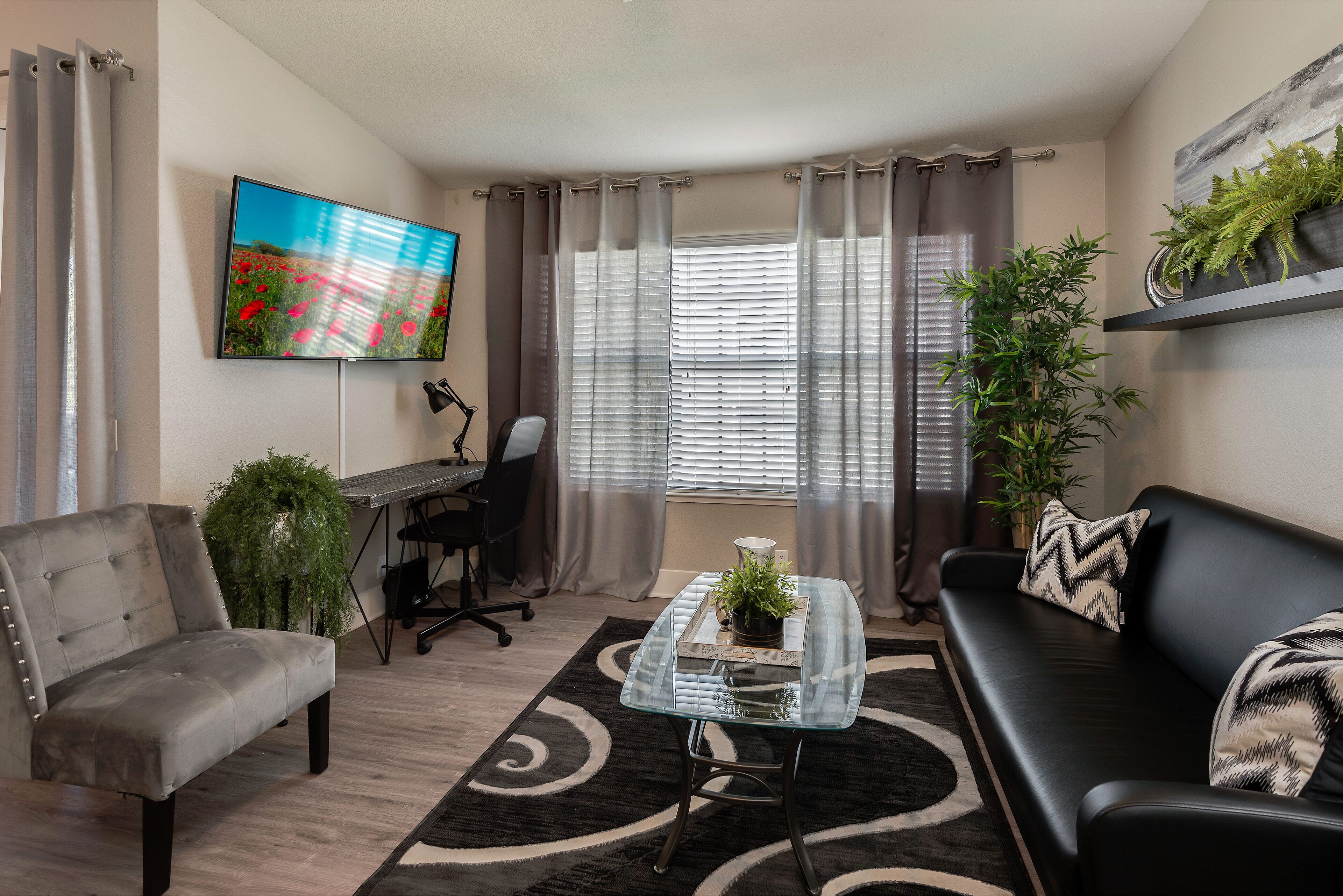 Luxurious Apartment Living In An Excellent Location!