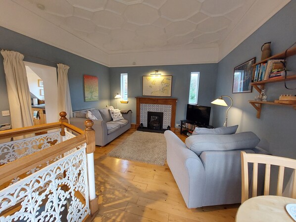 TV, fireplace, stereo