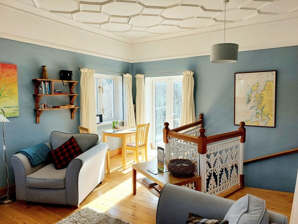 TV, fireplace, stereo